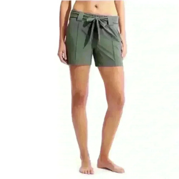Athleta Pants - Athleta Destination Shorts Pleated Tie Front Jasper Green Size 4